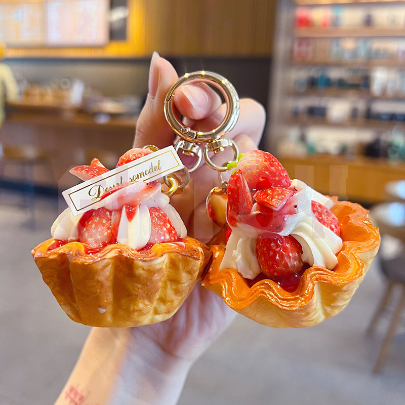 Creative PU Strawberry Egg Tar - Car Accessories Japan 评论和价格